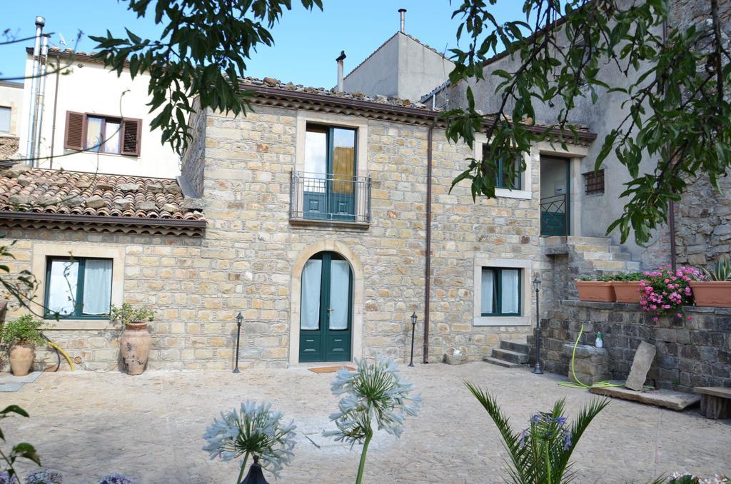 La Carretteria Guest House Mistretta Exteriér fotografie